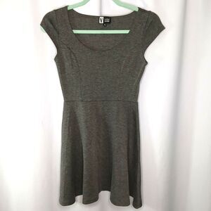 Vibe Sportswear Swing Dress Gray Short Slve Stretch Scoop Neck Womens Small